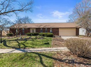 2317 Brookshire Dr E, Champaign, IL 61821