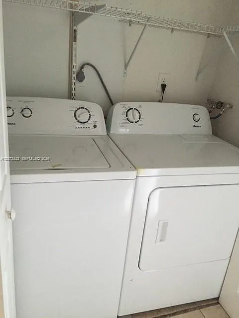 Las Vistas At Doral Condo — Photo 2