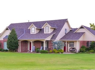 6085 Red Cedar Dr, Edmond, OK 73025