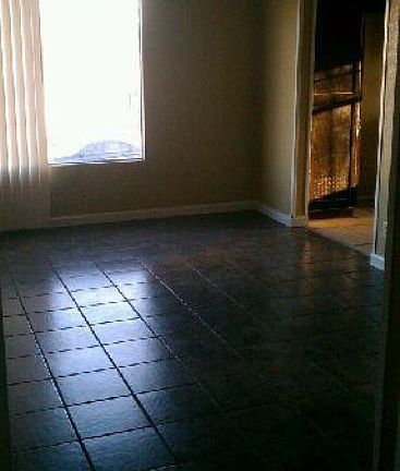 4th image of 1011 W 108th St APT 3