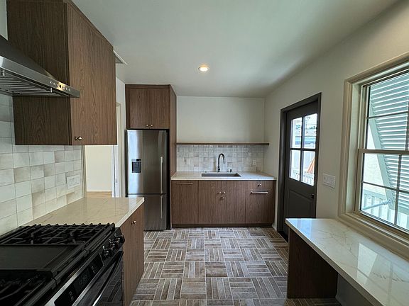 3rd image of 1510-16 Diamond St #14