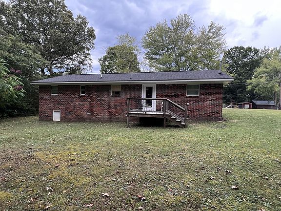 5th image of 141 Oak Dr