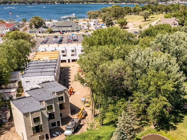 228 S Highway 71 Unit B13, Arnolds Park, IA 51331