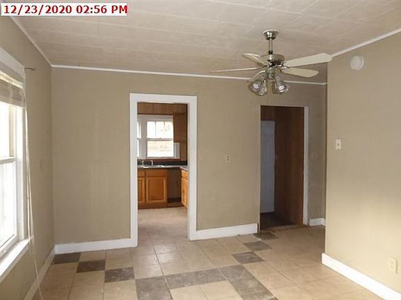 4th image of 1511 E Fairview Ave