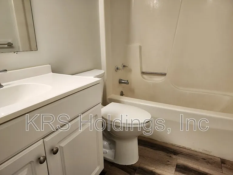 211 S Waverley St #A2 — Photo 10