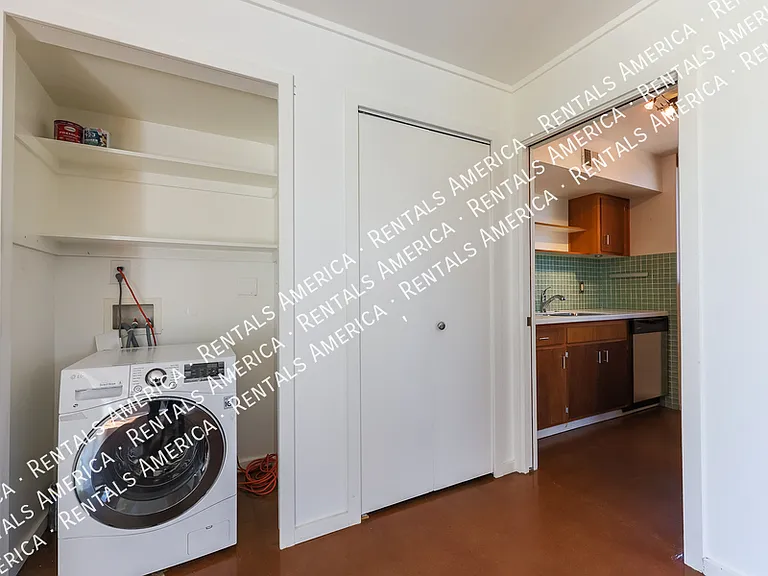 4202 N 38th St #8 — Photo 8