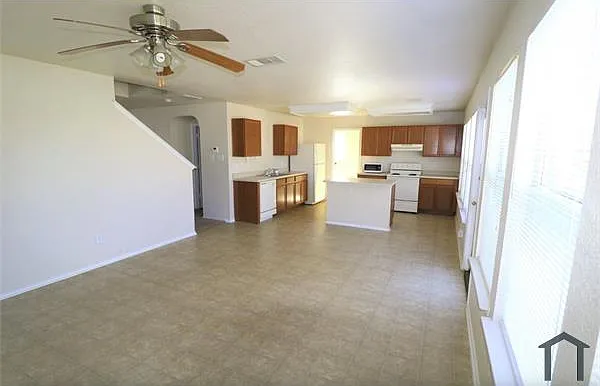 4915 Arizona Bay — Photo 3