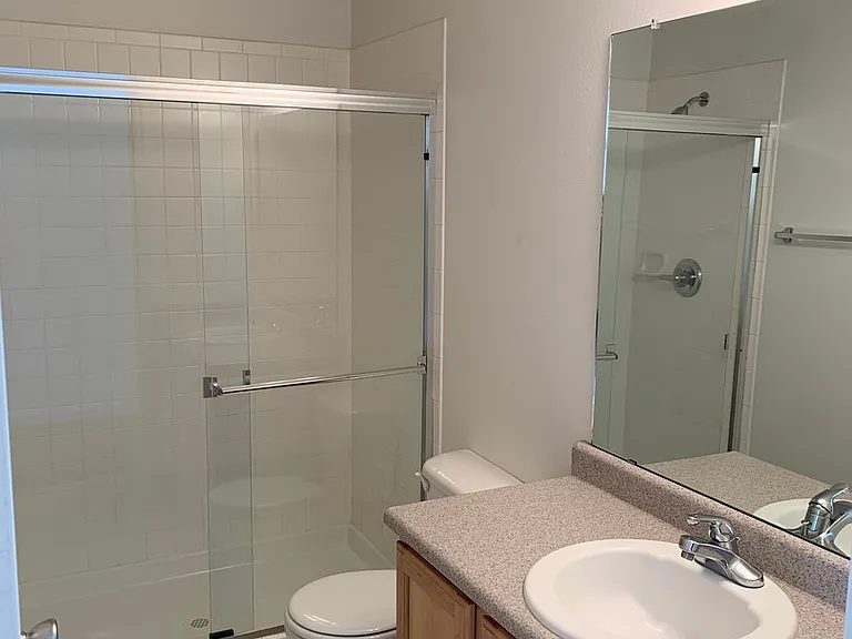 906 Lucca Dr — Photo 7