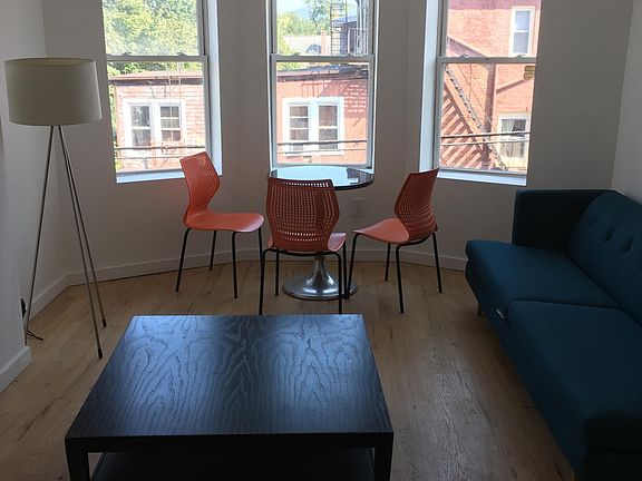 3rd image of 127 Johnston St #1