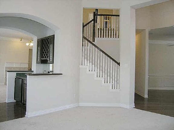 3rd image of 1216 Glenbury Ct