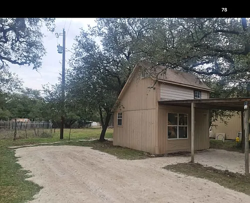 671 Lakeshore Ln Photo 1