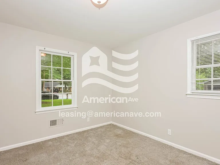 1464460_012_bedroom_12.jpg