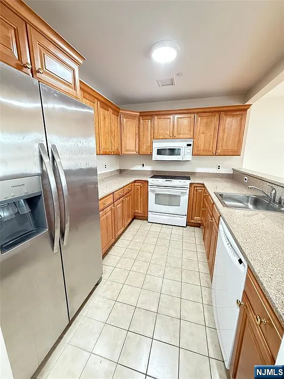 2 bed, 2.0 bath, $3,100 — Photo 2