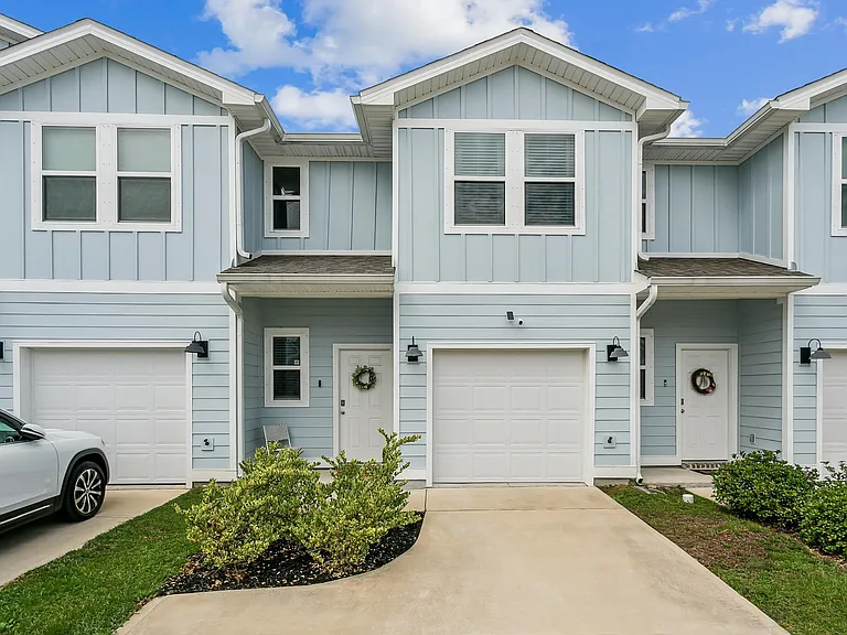 1535 Iroquois Ct — Photo 1