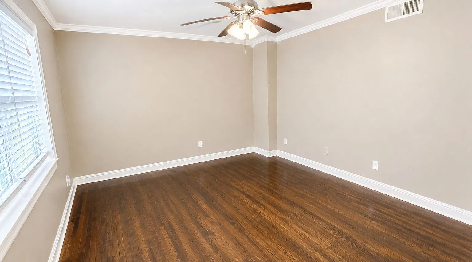 1 bed, 1.0 bath, $1,300 — Photo 3