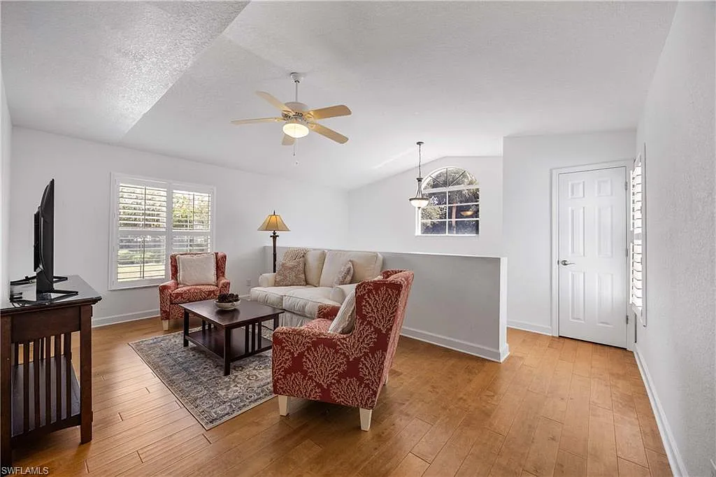 2 bed, 2.0 bath, 1663 sqft, $9,900 — Photo 4