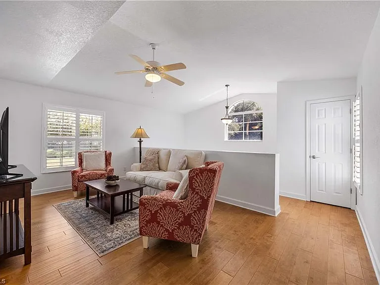 7050 Barrington Cir #202 — Photo 4
