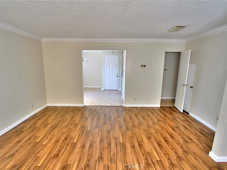 614 Linwood Ave #B — Photo 6