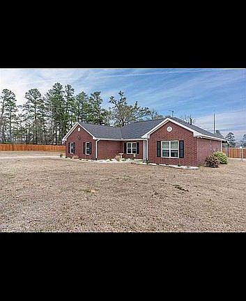 2nd image of 121 Oak Hill Ln