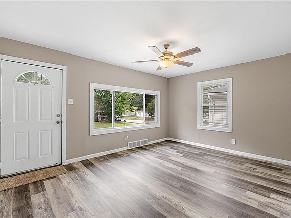 3rd image of 214 Buddie Ave