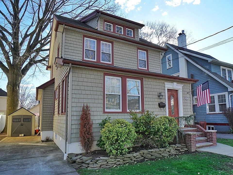 1st image of 302 Rose Ave