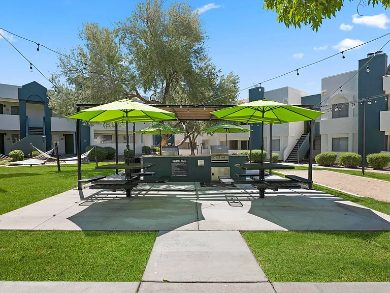 Jade Scottsdale — Photo 36