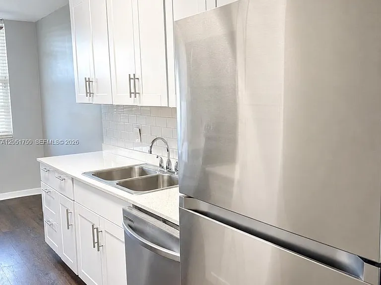 250 Jacaranda Dr #302 — Photo 4