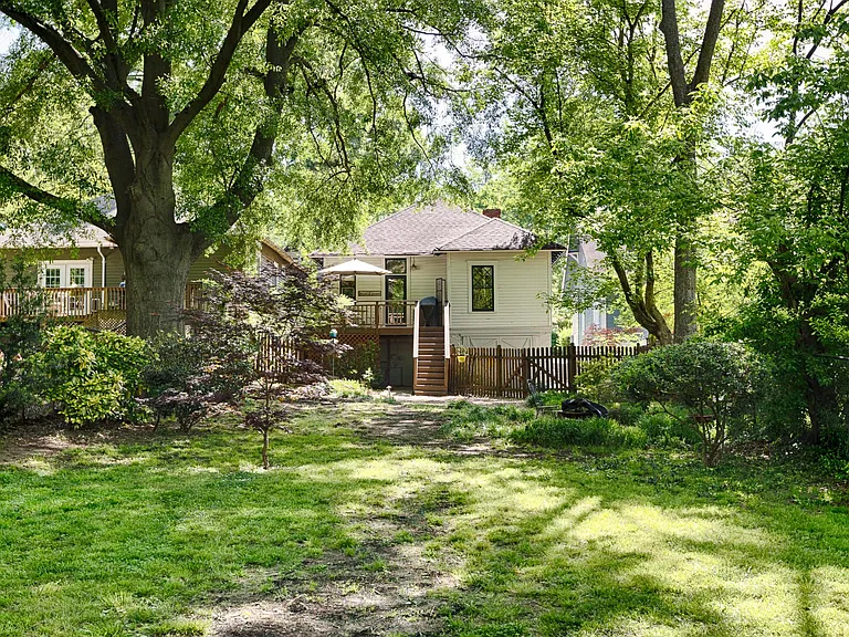 116 Warren St NE — Photo 5