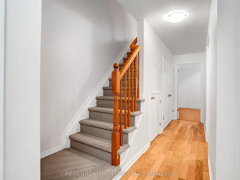292 London Ter — Photo 15