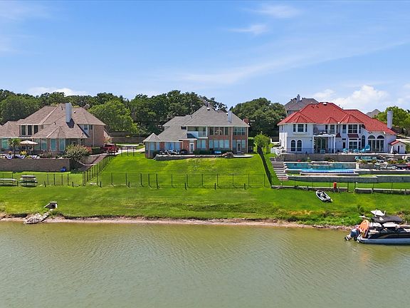 2nd image of 648 Timbercrest Cir