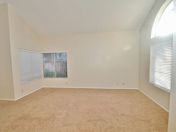 5th image of 12576 Sundance Ave