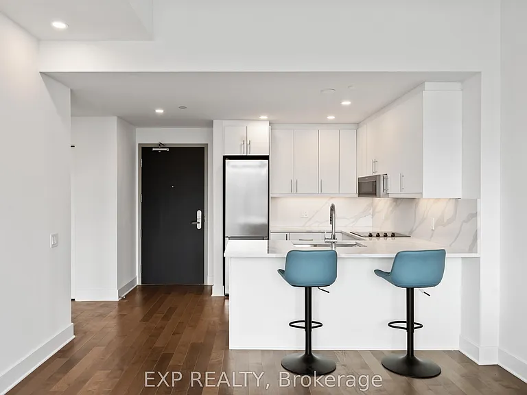 180 George St #2607 — Photo 21