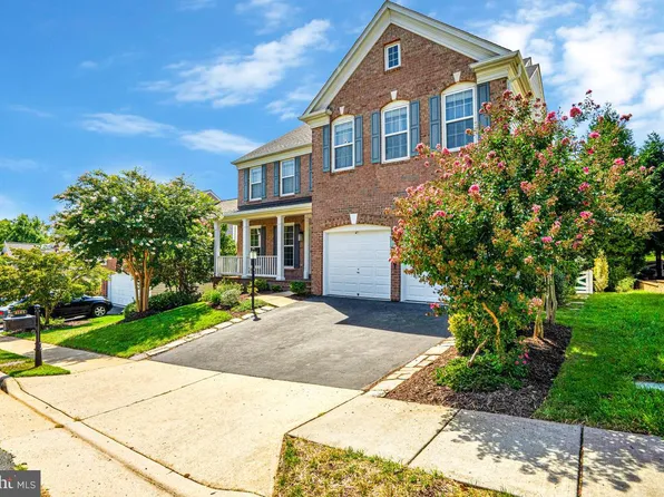 8185 Paper Birch Dr, Lorton, VA 22079
