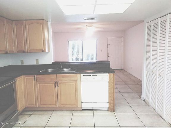 4th image of 1515 Huntington Ln APT 413