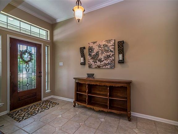 5th image of 3302 E Country Club Dr