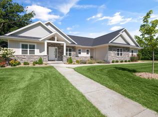 3633 Arcadia Bluff Dr, Green Bay, WI 54311