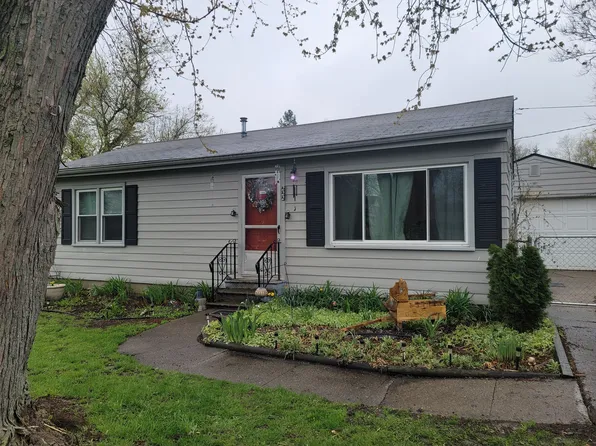 222 S East St, Fowlerville, MI 48836