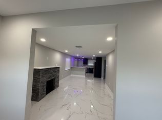 827 McIntosh St, West Palm Beach, FL 33405