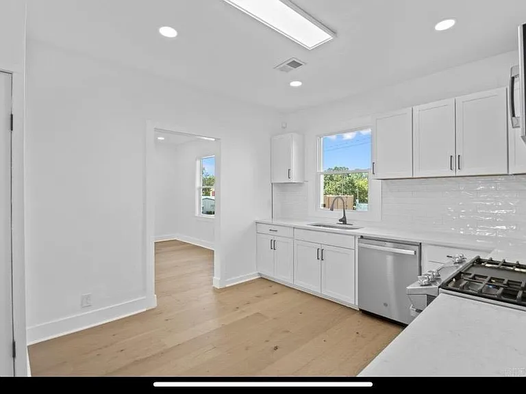 2501 S Maple St — Photo 13