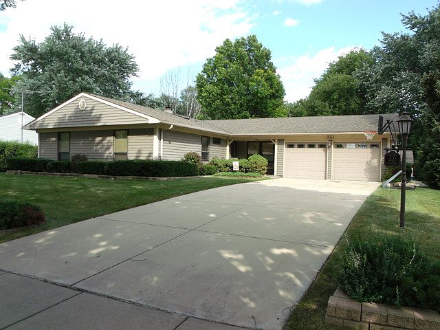 1st image of 321 N Braintree Dr