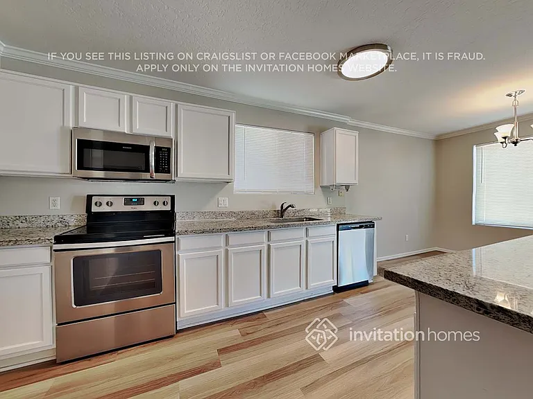 6862 W Townley Ave — Photo 8
