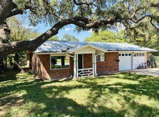 710 Lake Dr N, Kerrville, TX 78028