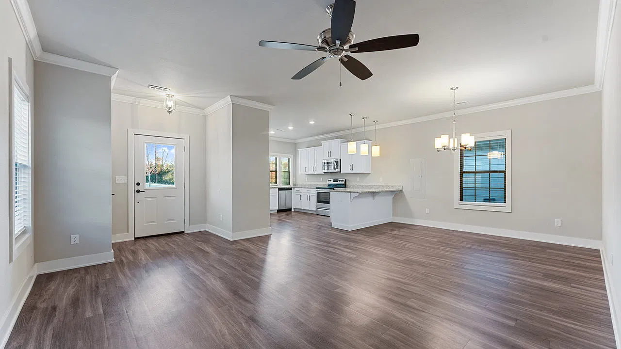 3 bed, 2.0 bath, 1723 sqft, $2,595 — Photo 3