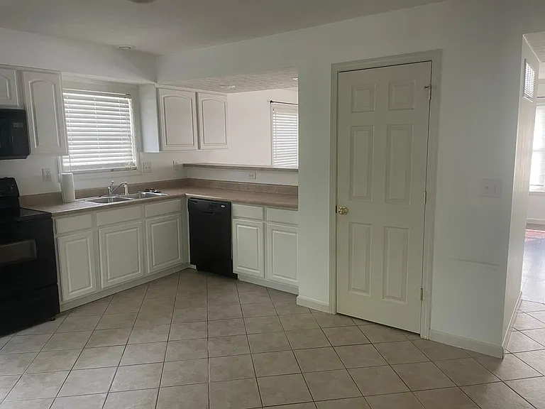 1364 S Cobble Creek Cir — Photo 5