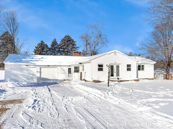 12449 S Catalpa Ave, Grant, MI 49327