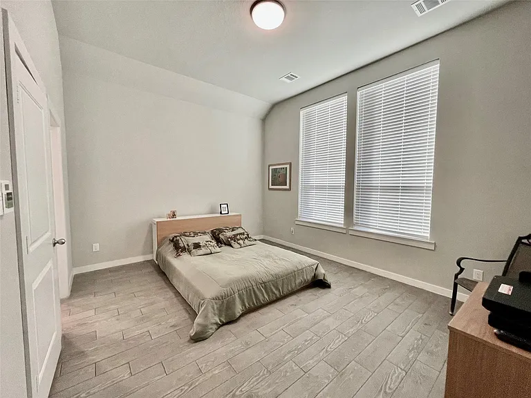 4334 Hemlock Grove Ln — Photo 29