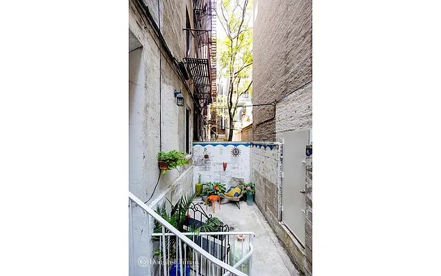 Sold by Douglas Elliman | media 6