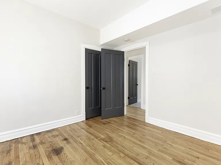4819 W Barry Ave #2 — Photo 13