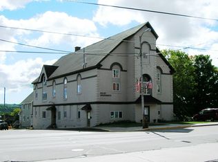 118 2nd St, Lake Linden, MI 49945