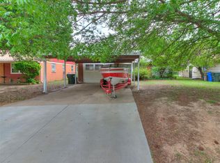 827 N Berry Rd, Norman, OK 73069